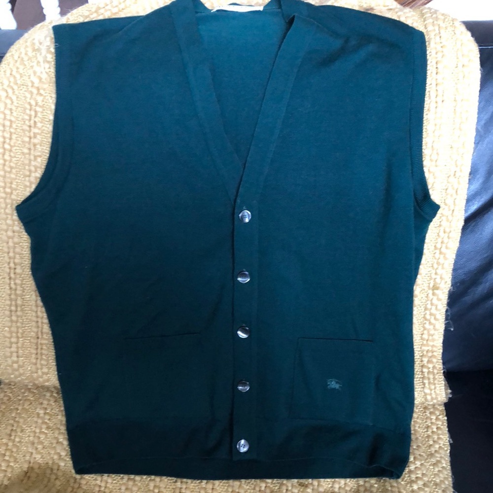 Burberry’s vest green